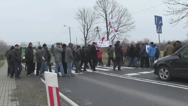 Protest sadowników na krajowej "74" w Annopolu