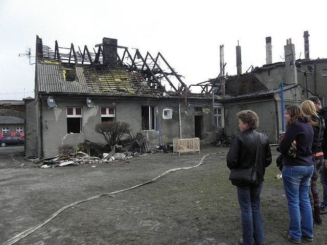 Ogień pojawił się na poddaszu i to te części domów najbrzydziej ucierpiały