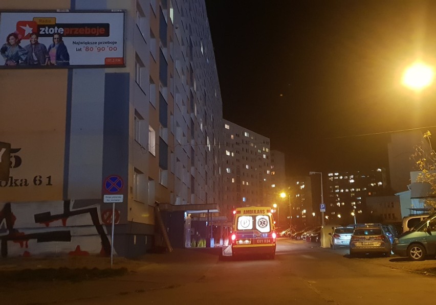 42-latek pojawił się w wysokim budynku przy ul. Bartoka 61...