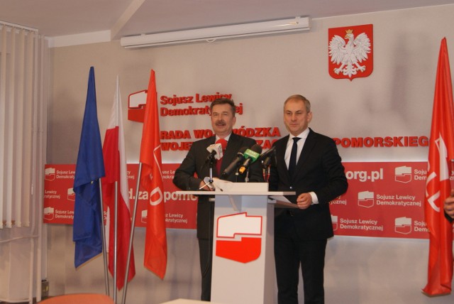 Grzegorz Napieralski: Platforma nie realizuje obietnicOd lewej: Dariusz Wieczorek, szef SLD w Szczecinie, obok poseł Grzegorz Napieralski, lider partii w regionie.