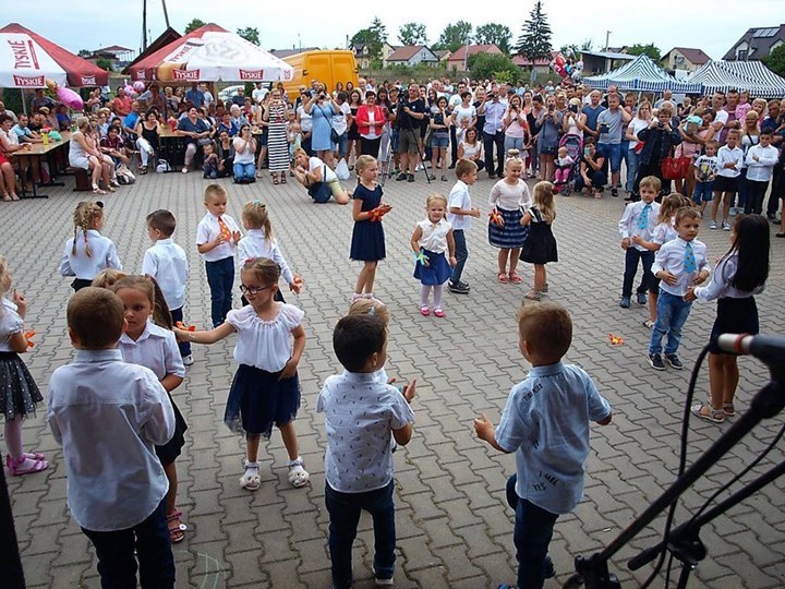 Dzień Sąsiada w Młodzawach. Najważniejsza dobra zabawa i integracja z mieszkańcami miejscowości [ZDJĘCIA]