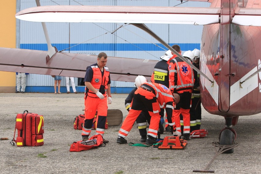 Wypadek na lotnisku w Gotartowicach. Palił się samolot [ZDJĘCIA i WIDEO]