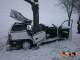Wypadek w Żużeli. Młody kierowca walczy o życie