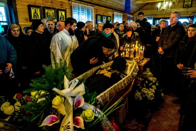 Ojciec Gabriel pochowany w Odrynkach. Setki wiernych na pogrzebie archimandryty. Archimandrytę Gabriela żegnało duchowieństwo i rzesze wiernych z całej okolicy.