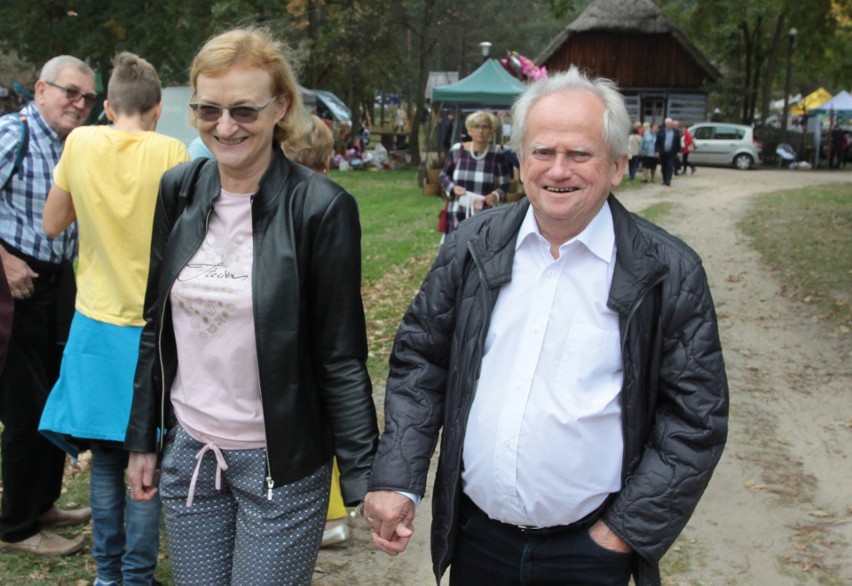 Tłumy smakoszy na Festiwalu Ziemniaka w Muzeum Wsi Radomskiej. Było wiele konkursów i pokazów [ZDJĘCIA]