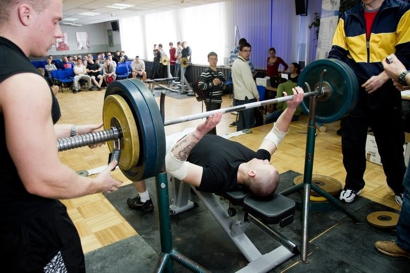 Na sportowo przywitali wiosnę uczniowie Zespołu Szkół...