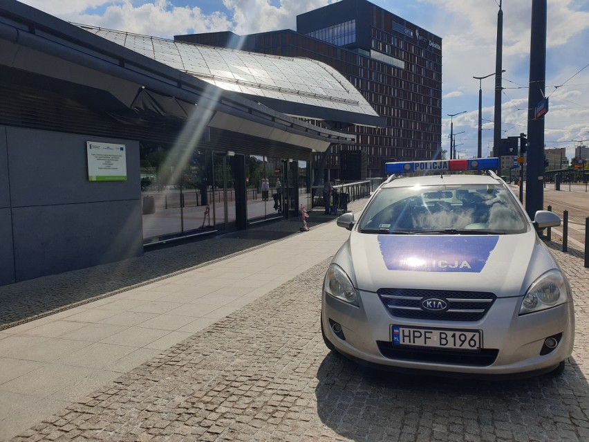 Na baczność zostały postawione służby kolejowe  na widok...