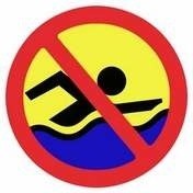 W piątek rano, kołobrzeski sanepid zdecydował o wprowadzeniu zakazu kąpieli na ok. kilometrowym odcinku plaży w Ustroniu Morskim. 
