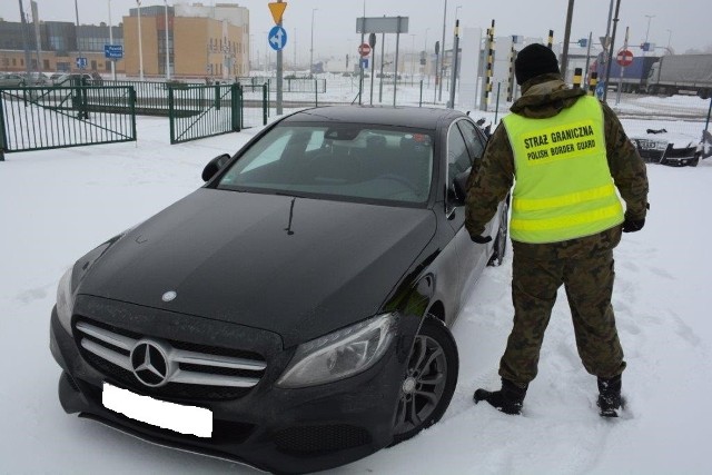 Podlascy pogranicznicy odzyskali dwa kradzione pojazdy o łącznej wartości 230 tys. zł.