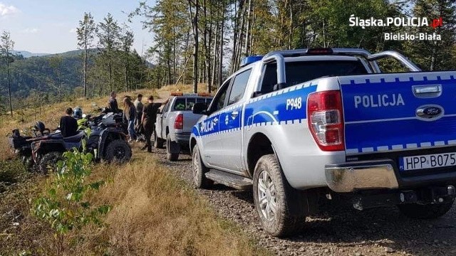 Dron przeciwko quadom i motocrossowcom. To akcja policji i leśników w Beskidach.Zobacz kolejne zdjęcia. Przesuwaj zdjęcia w prawo - naciśnij strzałkę lub przycisk NASTĘPNE