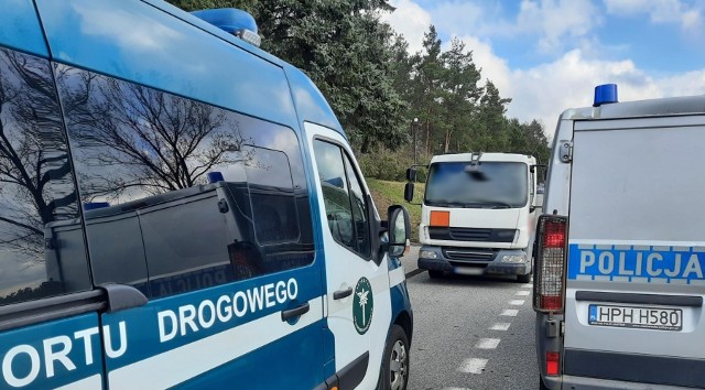 Stan trzeźwości ponad 700 kierowców samochodów ciężarowych, dostawczych i autobusów skontrolowali w trakcie kilkugodzinnej akcji inspektorzy mazowieckiej Inspekcji Transportu Drogowego.