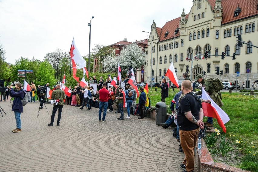 Wojciech O. został doprowadzony do sądu z aresztu śledczego...