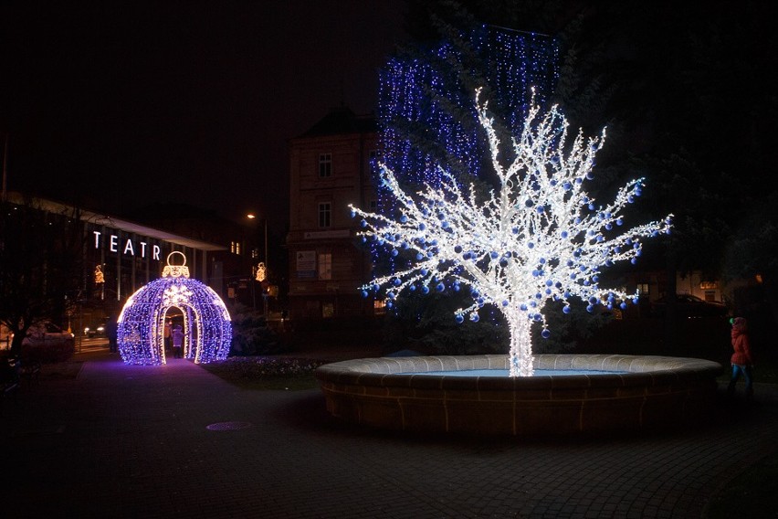 Tarnowskie iluminacje świąteczne [ZDJĘCIA]