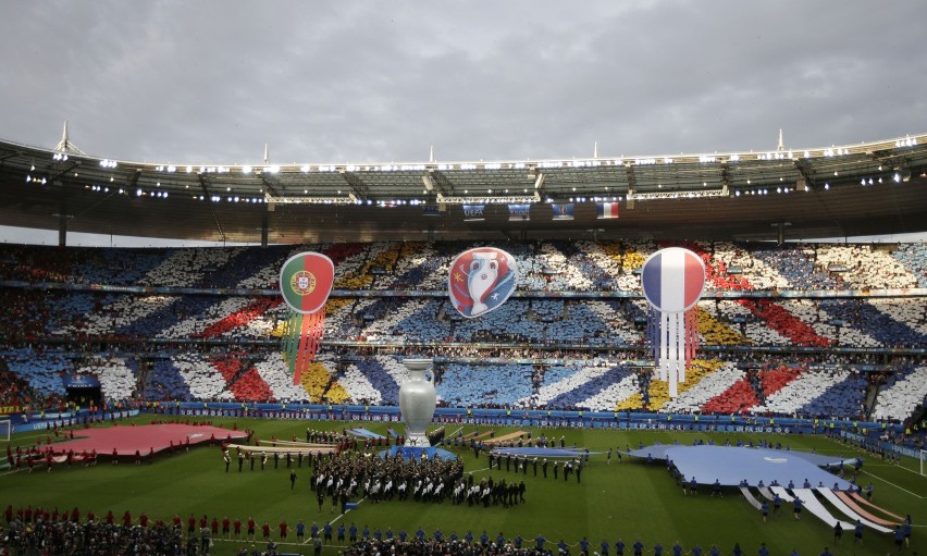 Finał Euro 2016 na Stade de France poprzedziła ceremonia...