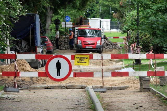 Zakaz dla pieszych i rowerzystów na Branickiego w Białymstoku