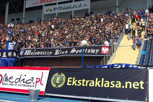 Kibice Zawiszy Bydgoszcz podczas meczu z Czarnymi Żagań.