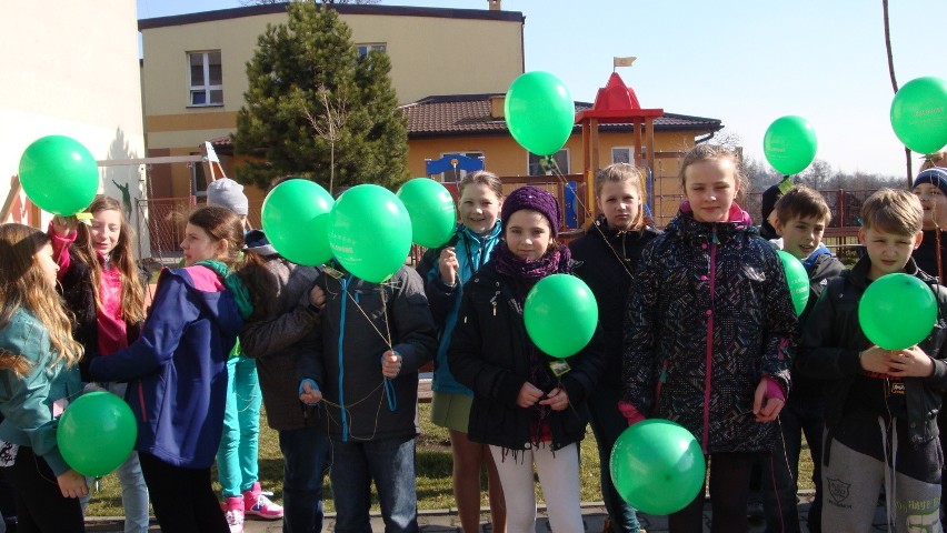 300 zielonych baloników na powitanie wiosny w Strzyżowicach [ZDJĘCIA]