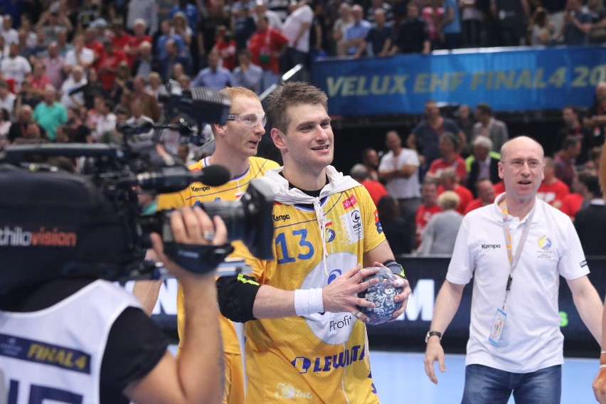 Vive Tauron Kielce po horrorze wygrał z Veszprem i zwyciężył w Lidze Mistrzów