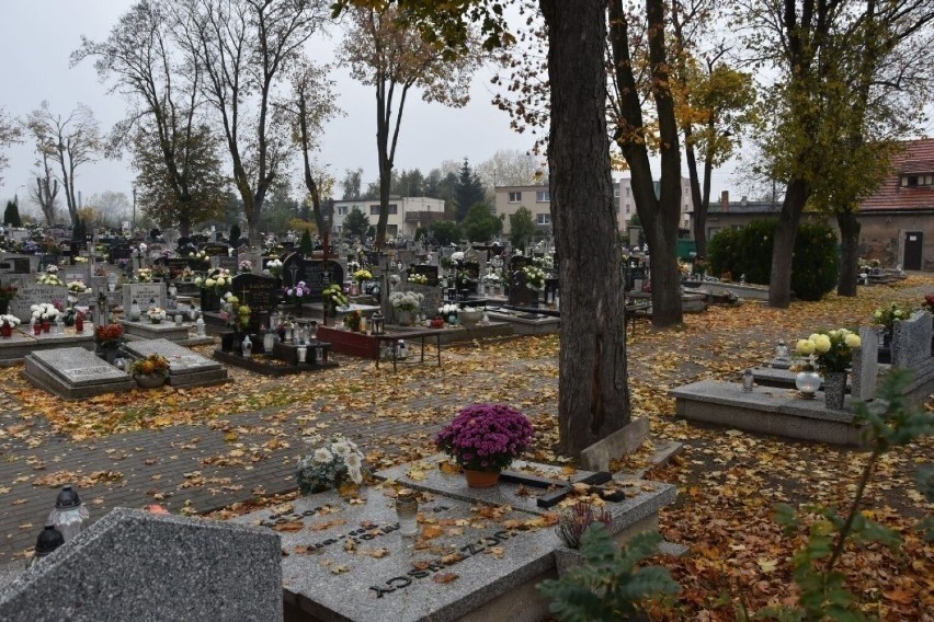 Na cmentarzu w Gnieźnie kobieta, prawdopodobnie...