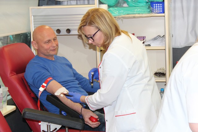 Dariusz Dąbrowa wziął udział w kwietniowej akcji krwiodawstwa Motoserce w Żarach. Tego dnia krew oddawali motocykliści