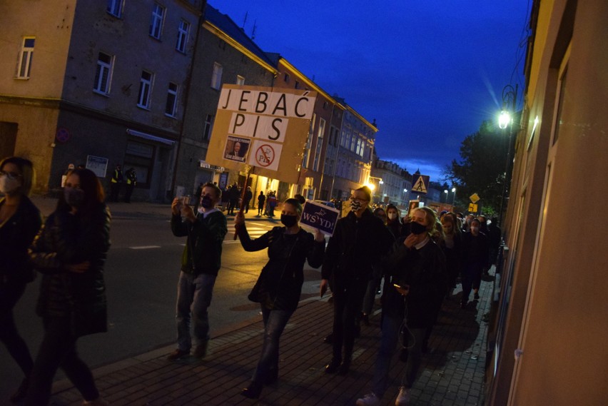 Strajk Kobiet. W Głuchołazach protestowało ok. tysiąca osób. Prawie 10 procent mieszkańców!