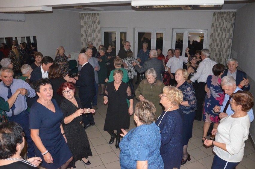 Seniorzy z gminy Borkowice bawili się w sobotę 25 listopada...