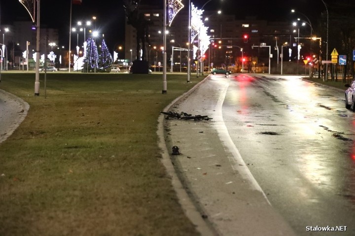 Wypadek w Stalowej Woli. Potrącony przez samochód 29-letni rowerzysta jest ciężko ranny (ZDJĘCIA)