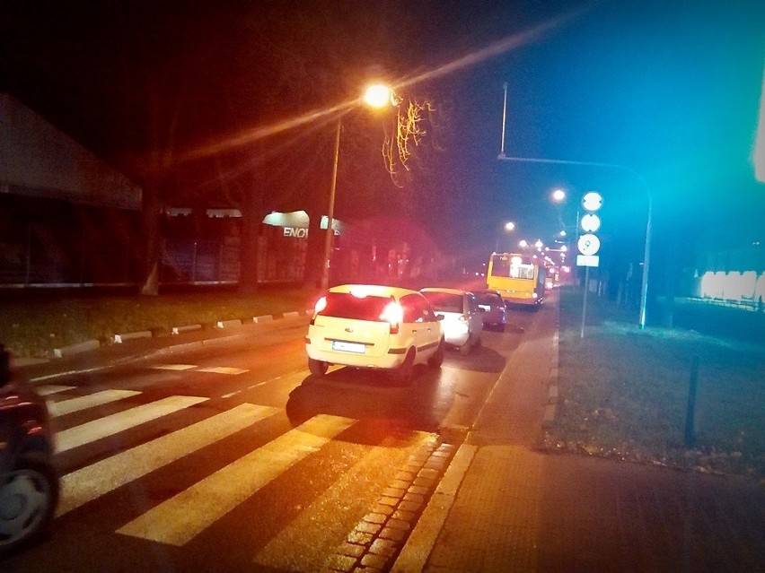 Wrocław: Ciężarówka zablokowała ulicę Boya Żeleńskiego. (ZDJĘCIA)