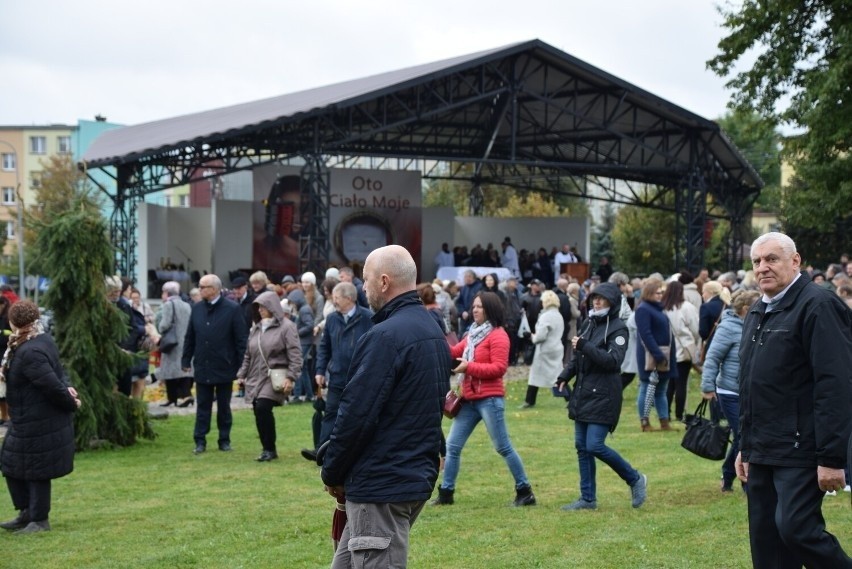 14. rocznica Cudu Eucharystycznego w Sokółce. Wierni z arcybiskupem modlili się przed Cząstką Ciała Pańskiego (ZDJĘCIA)