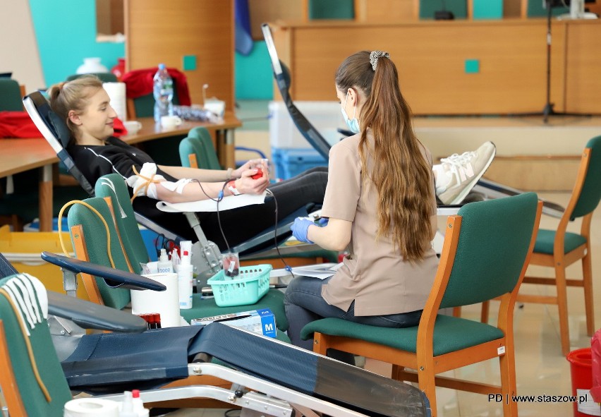 Kolejna akcja krwiodawstwa w Staszowie. Oddano ponad 12 litrów krwi 