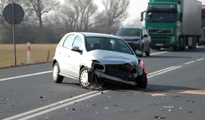 Wóz straży pożarnej jechał do wypadku na S3 i staranował opla (zdjęcia)