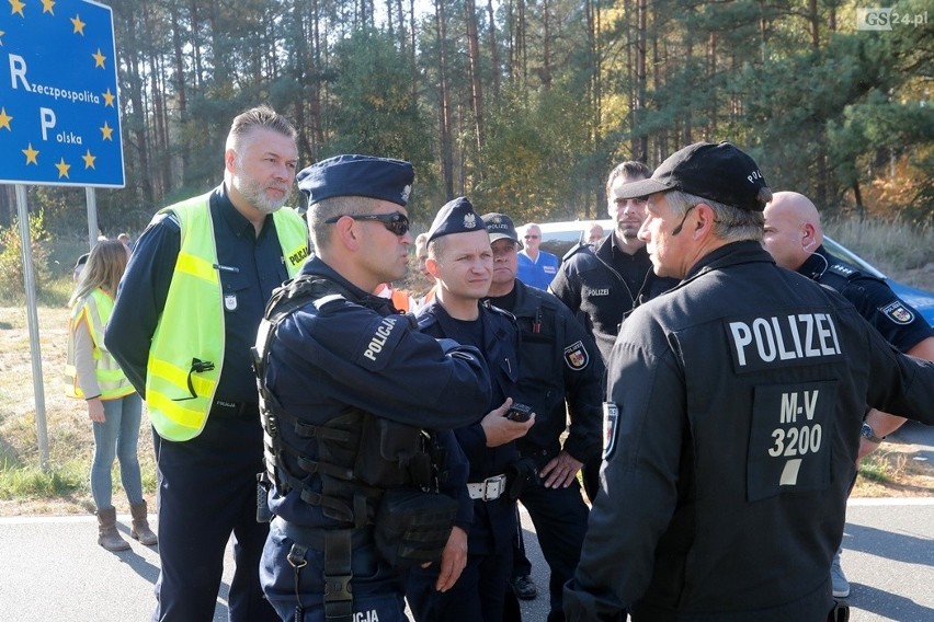 Policjanci z Niemiec i Polski ścigają porywacza. Specjalne ćwiczenia [ZDJĘCIA, WIDEO]