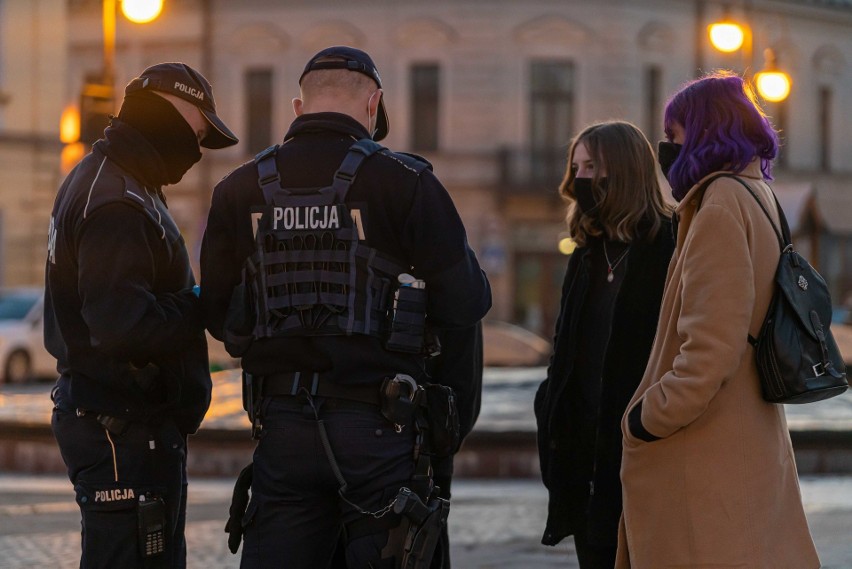 Strajk Kobiet w Nowym Sączu 21.11. Kliknij w przycisk...