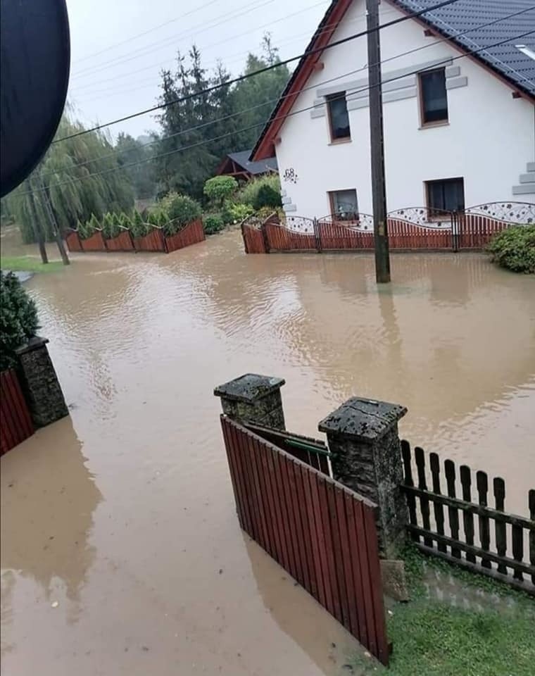 Fala powodziowa płynie Ścinawą Niemodlińską do Tułowic, Niemodlina i Lewina Brzeskiego