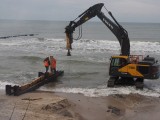 Na plaży w Mielnie trwają prace przy naprawie umocnień brzegowych [ZDJĘCIA]
