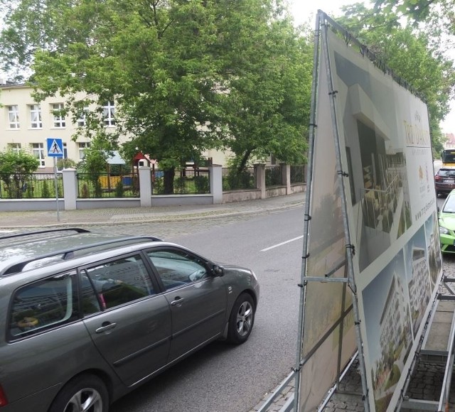 Jedna z lawet, która niedawno była zaparkowana na ul. Piastowskiej.