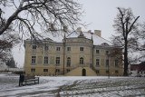 Pałac i park w Lewkowie w zimowej odsłonie prezentują się bajkowo!