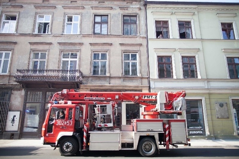 Pożar przy ul. Więckowskiego. Lokatorka zatruła się czadem