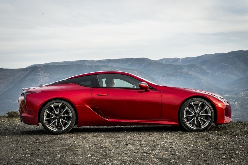 Lexus LC...