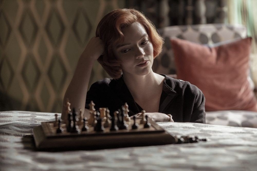 Gambit królowej". Czy Anya Taylor-Joy umie grać w szachy? Aktorka zdradza,  jak uczyła się do scen partii | Telemagazyn