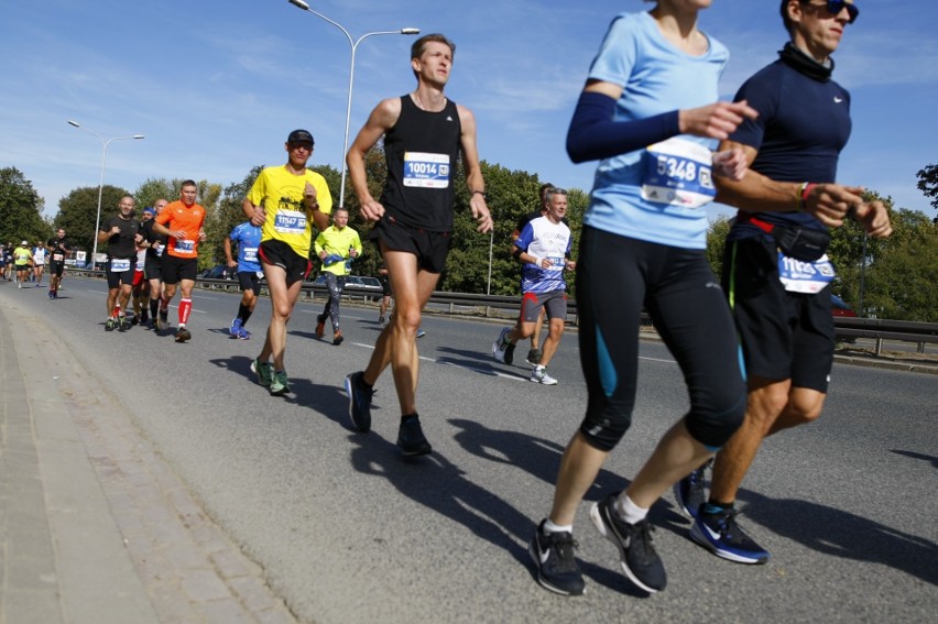 Uczestnicy Maratonu Warszawskiego 2018. Więcej zdjęć...