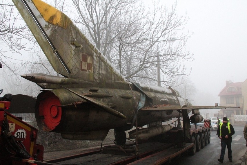 MiG-21, przelatując nad Kostrzynem, miał awarię silnika....