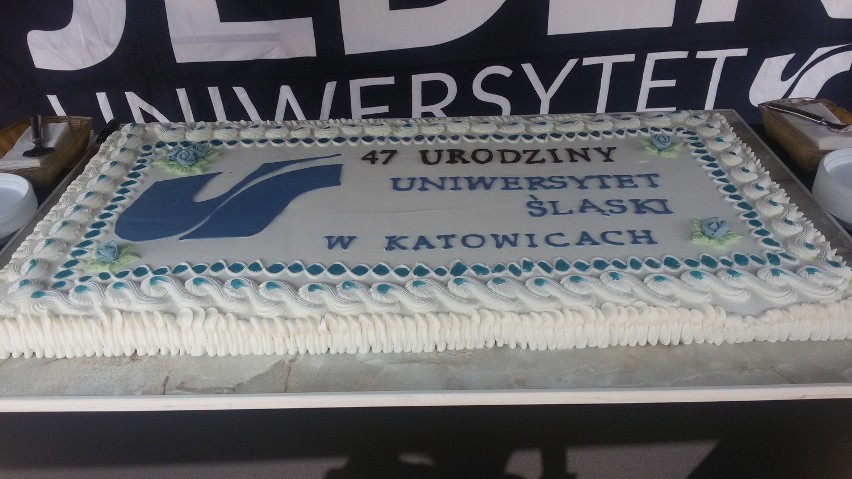 Urodziny Uniwersytetu w Katowicach i nowe odciski w Alei...