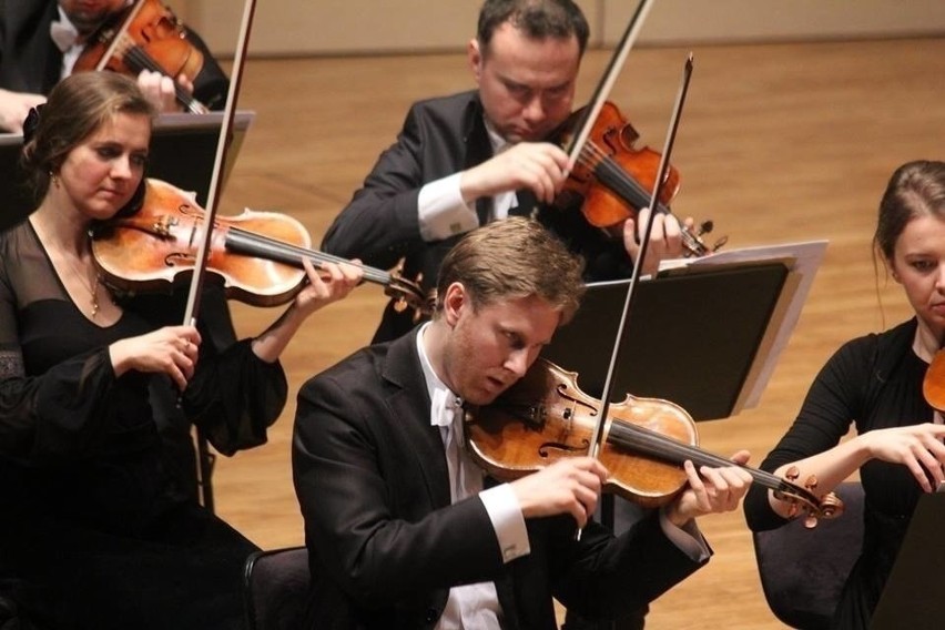 Przez dziesięć lat w Filharmonii Gorzowskiej było około 600...