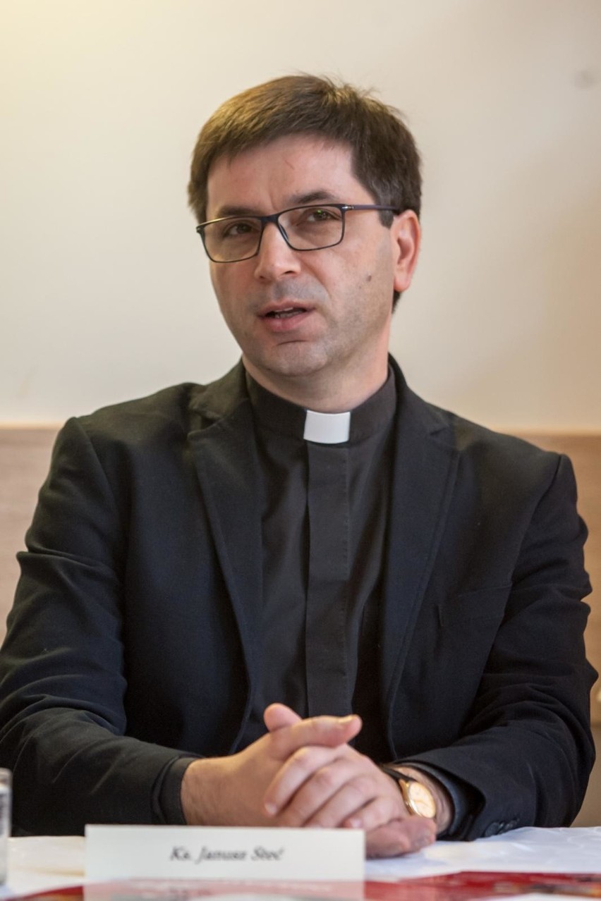 ks. Janusz Steć, dyrektor Caritas Archidiecezji Gdańskiej...