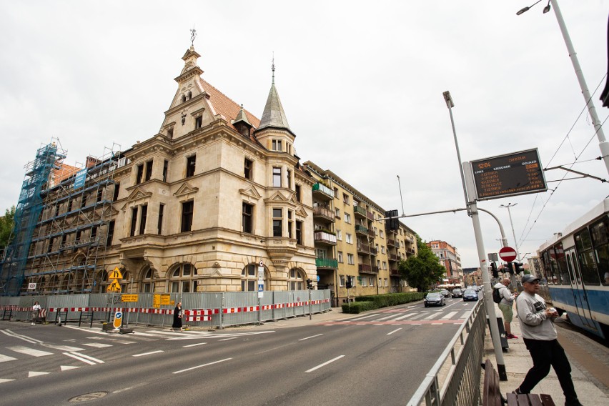 Dawna siedziba Śląskiego Ziemskiego Banku Kredytowego, a...