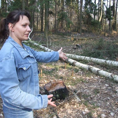 - W Niewodnicy bardzo dużo się buduje. Czasami, tak jak tu, przy okazji niszczy się przyrodę. Tak nie wolno! - mówi sołtys Elżbieta Stelmaszuk