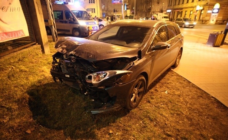 Zderzenie trzech samochodów na ul. KIlińskiego [zdjęcia]