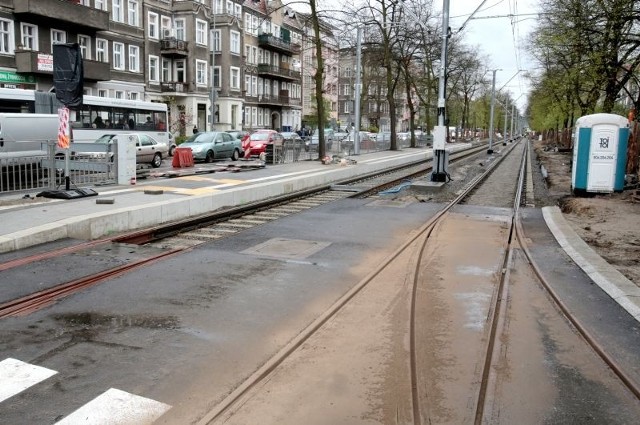 Na Alei Piastów nadal trwają prace. Na dziś jest zaplanowany powrót tramwajów.