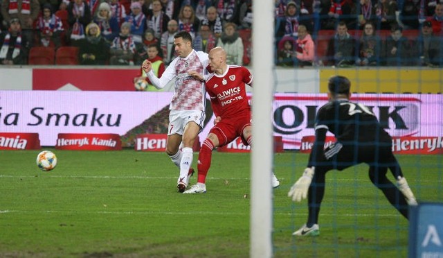 W poprzedniej kolejce Górnik Zabrze przegrał z Piastem Gliwice.